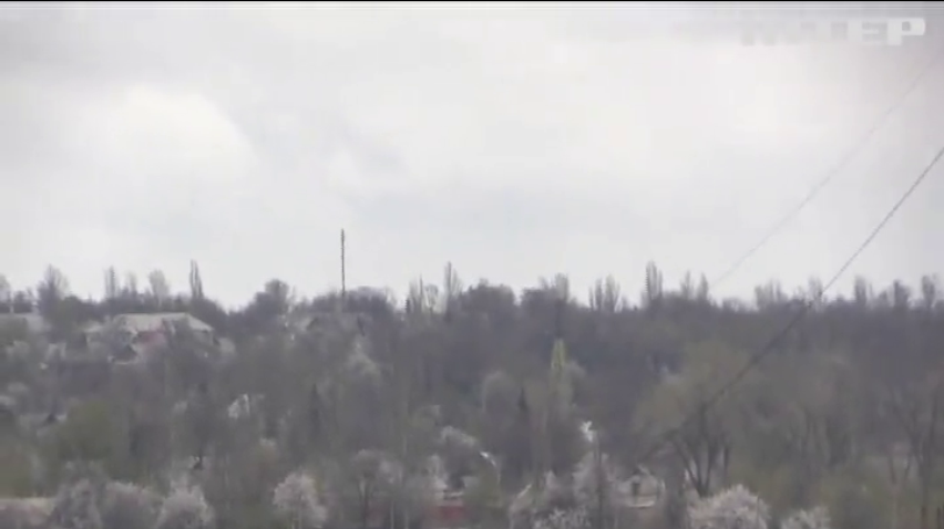 На Донбасі бойовики накрили вогнем селище Пищевик