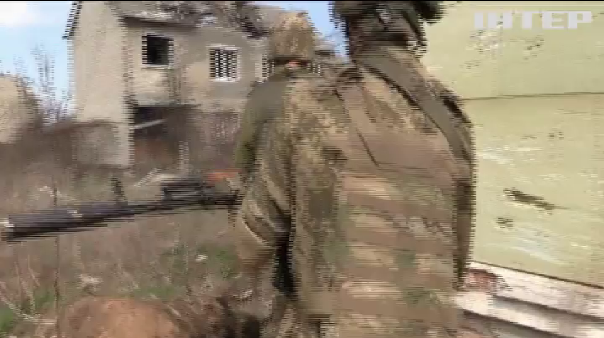 На Донбасі бойовики вдаються до "повзучих атак"