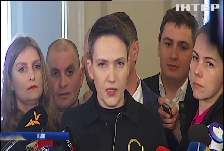 Надія Савченко з'явилася на засіданні Верховної Ради