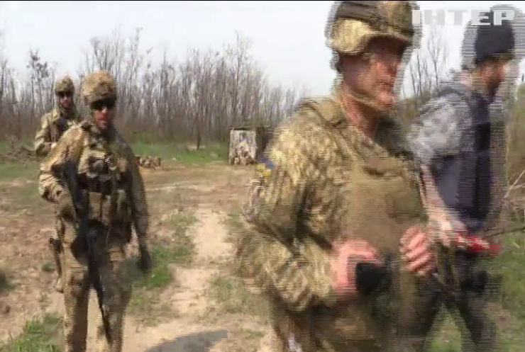 Військовим на Донбасі підвищили надбавки - Степан Полторак