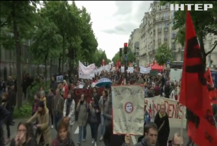 У Парижі бюджетники страйкували проти президентських реформ