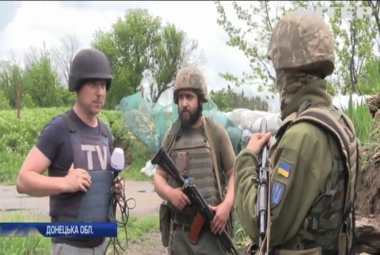 На Донбасі бойовики ведуть вогонь із заборонених калібрів
