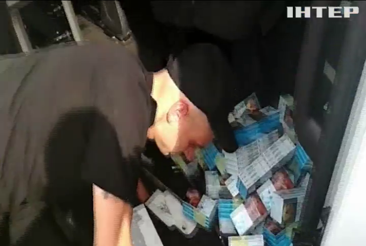 На українському кордоні затримали партію контрабандних цигарок