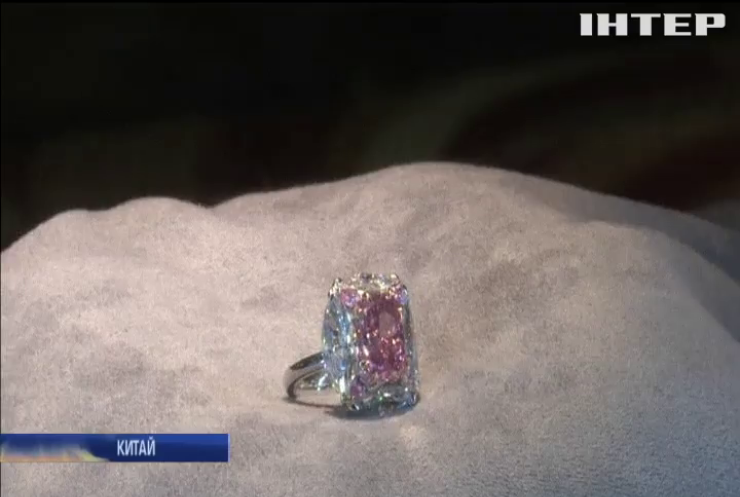 На аукціоні Christie's продали унікальний перстень