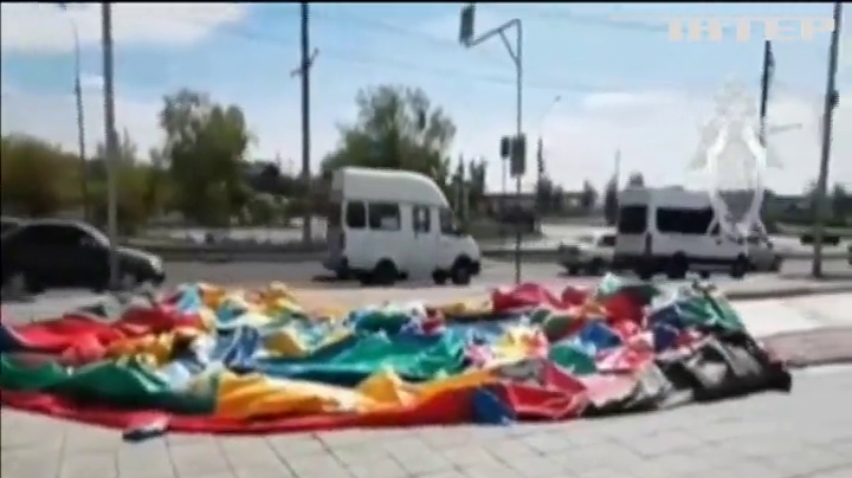 В Улан-Уде вітер зніс батут з дітьми (відео)