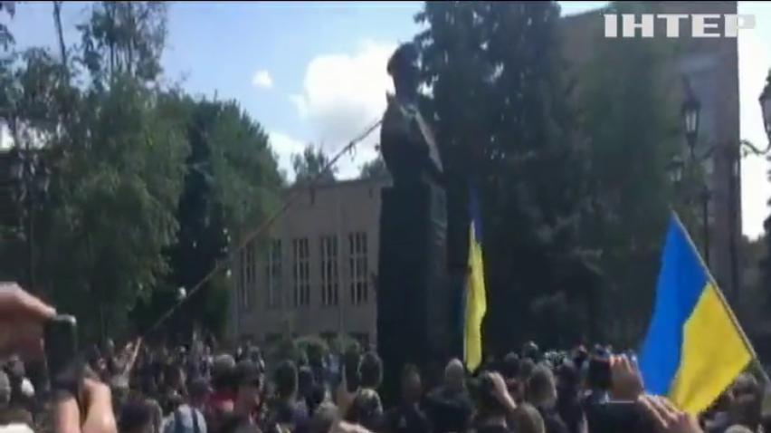Пам'ятники Георгію Жукову мають бути демонтованими - інститут Нацпам'яті