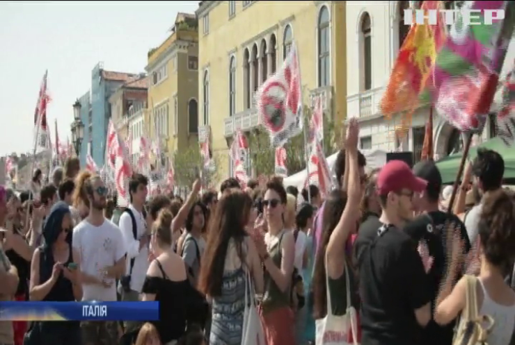 Аварія лайнера у Венеції: активісти влаштували протест