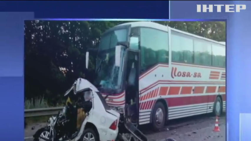 На Харківщині водій легковика загинув внаслідок зіткнення з автобусом