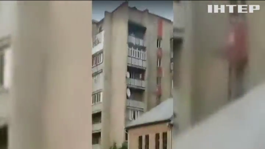 У Молдові обвалилася багатоповерхівка (відео)