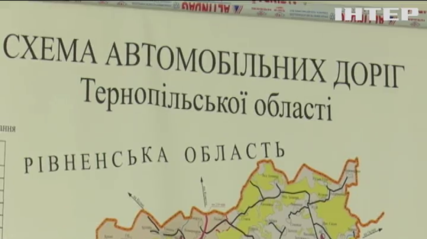 Шляховики Тернопільщини шостий місяць годують селян обіцянками відремонтувати дороги