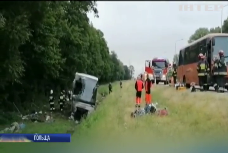 У Польщі автобус з українцями з'їхав у кювет 