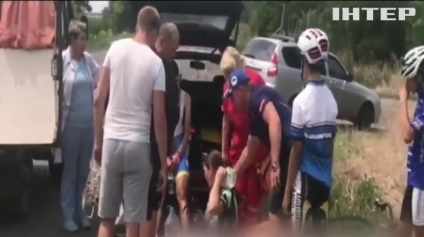 Під Миколаєвом автівка збила дітей на велосипедах