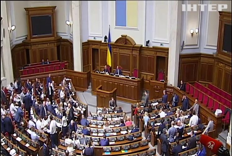 Дострокові вибори в Україні: якими будуть перші кроки нової Ради?
