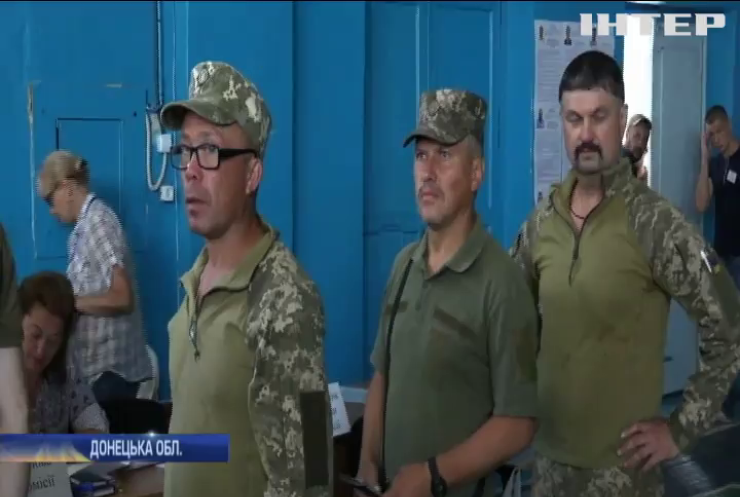 Вибори на передовій: як голосували військові на Донбасі