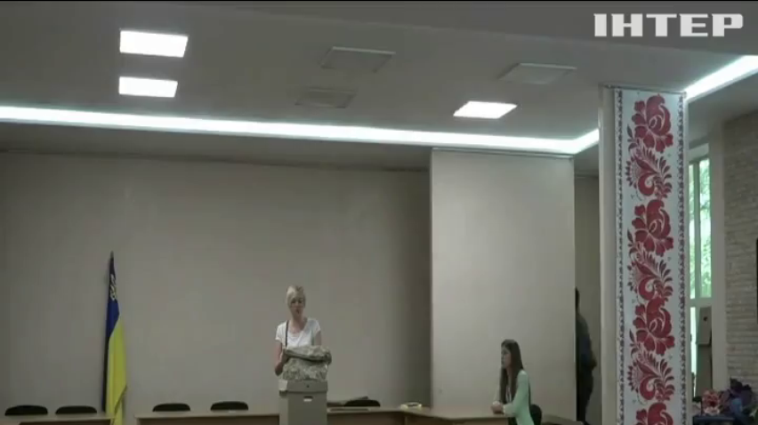 Скандал на 50 окрузі у Покровську: ЦВК перерахує бюлетені замість окружкому
