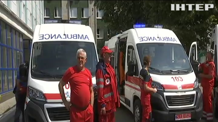 За підтримки Голови Харківської ОДА медики отримали 10 карет "швидкої" із сучасним обладнанням