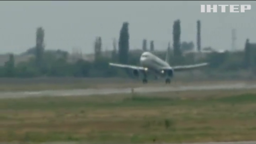 Російський літак здійснив жорстку посадку у Вірменії