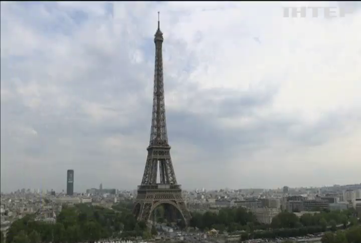 Париж відвідала рекордна кількість туристів