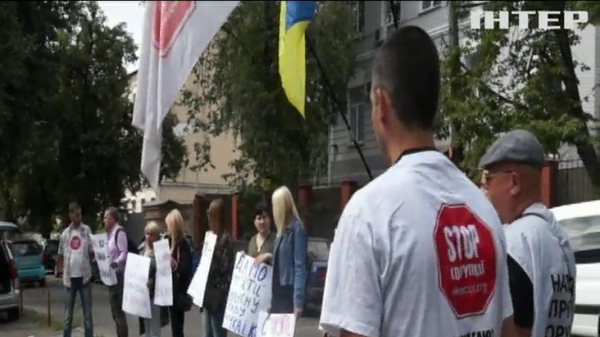 Махінації з результатами ЗНО колишнім керівником оцінювання якості освіти: чому справу ніяк не доведуть до кінця?