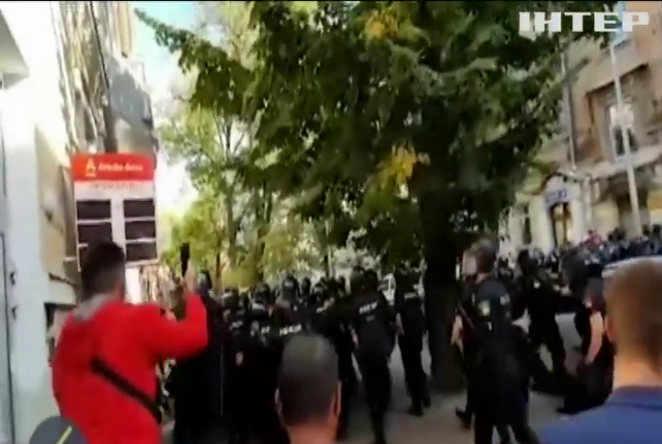 Марш Рівності у Харкові: поліцейського шпиталізували із опіком очей