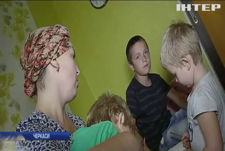 У Черкасах борються за життя багатодітної матері