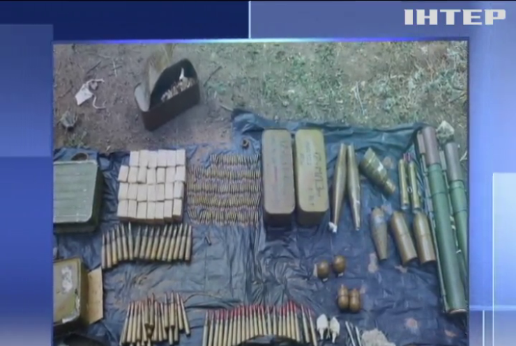 На Луганщині знайшли схованку з гранатометами