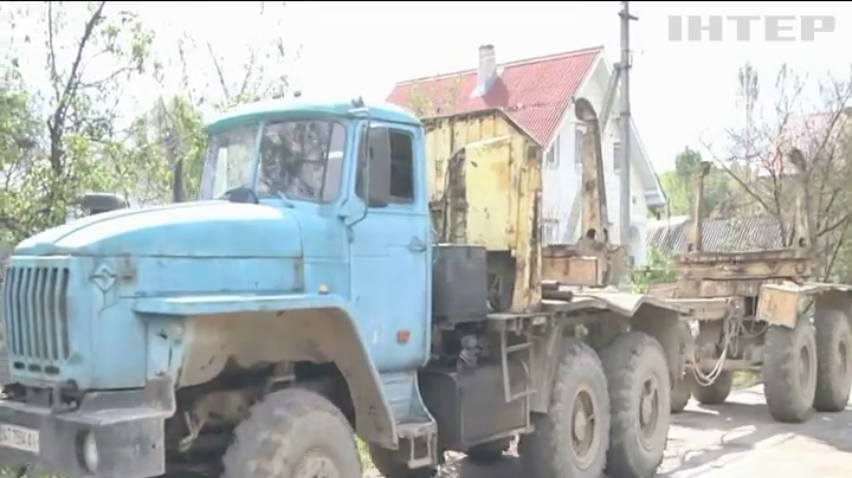 Жителі Прикарпаття протестують проти вантажних перевезень сільськими дорогами