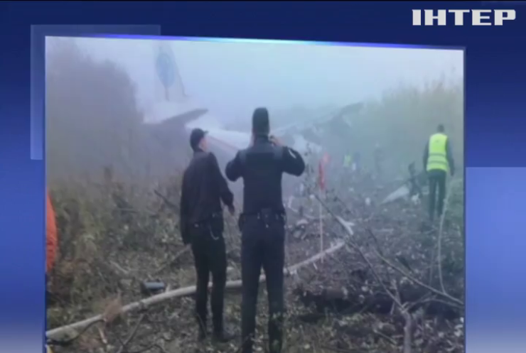 Зник з радарів: на Львівщині здійснив аварійну посадку транспортний літак АН-12