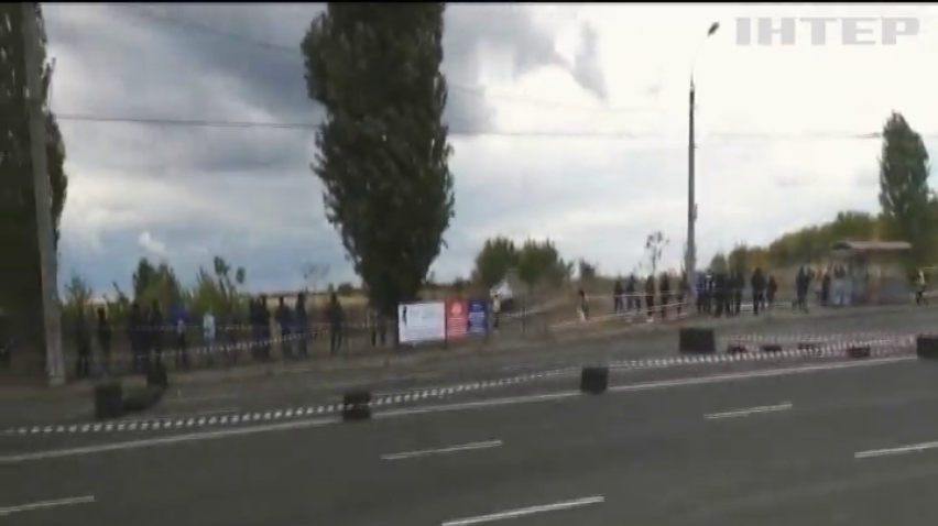 В Черкасах автомобіль протаранив натовп на перегонах