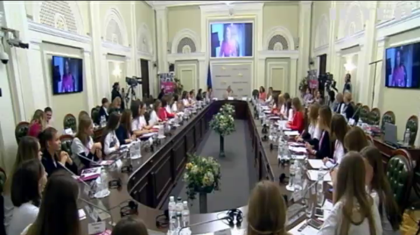 Girl 2 Leader: Україна долучилася до святкування Міжнародного Дня дівчат - Юлія Льовочкіна