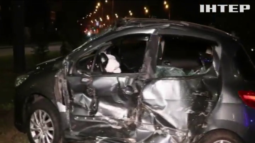 Аварія у Києві: "швидка" протаранила автомобіль з дітьми