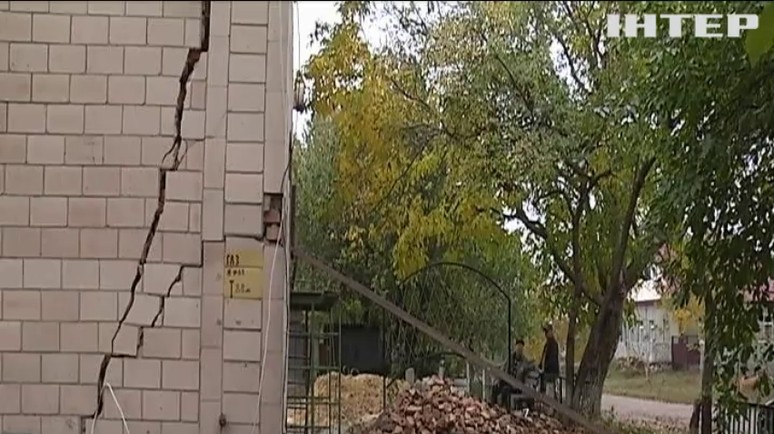 На Кіровоградщині двоповерховий будинок в аварійному стані: як влада вирішує питання