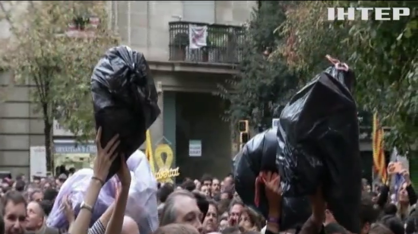 У Барселоні протестують прихильники єдності з Іспанією