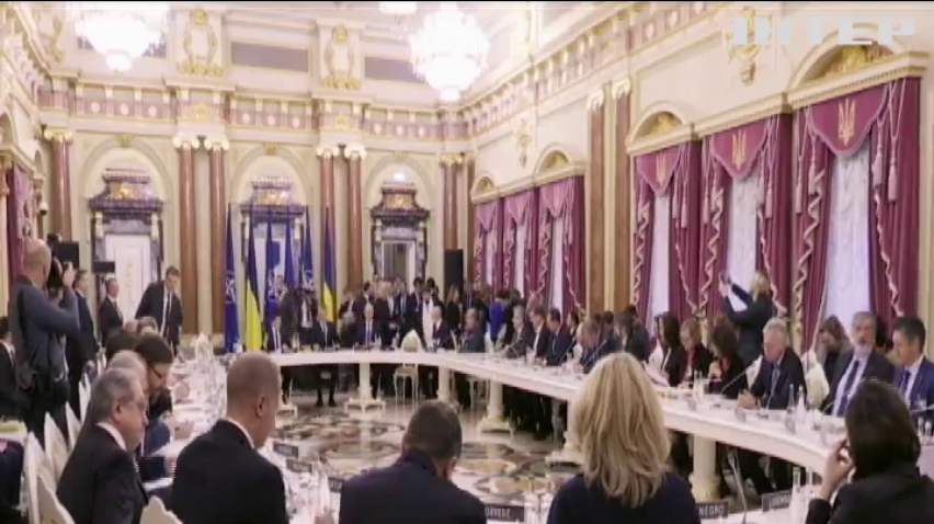 Президент України зустрівся з Генсеком НАТО