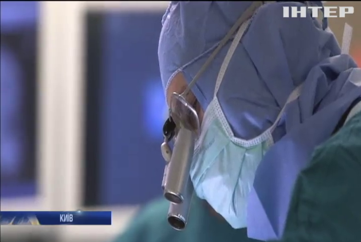 Український нейрохірург винайшов пристрій, який рятує пацієнтів з аневризмами