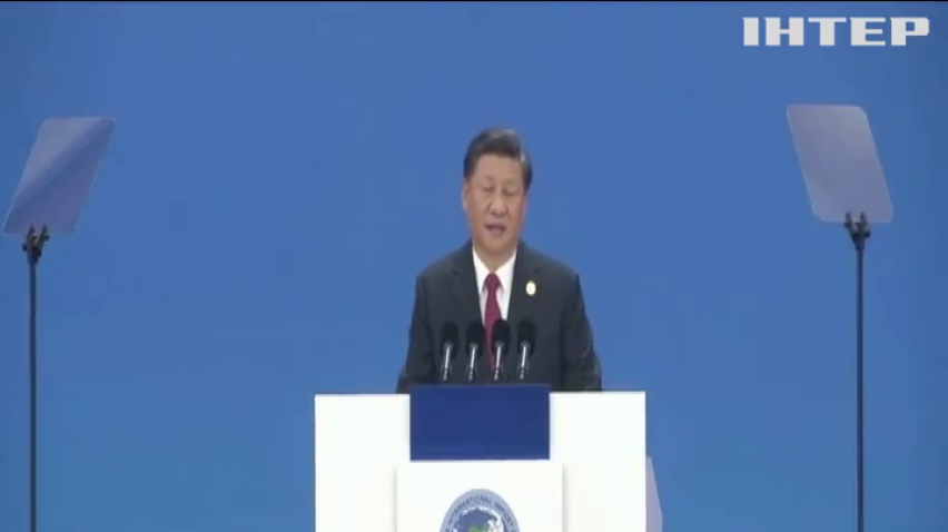 Еммануель Макрон поїхав до Китаю домовлятися про торгівлю та панд