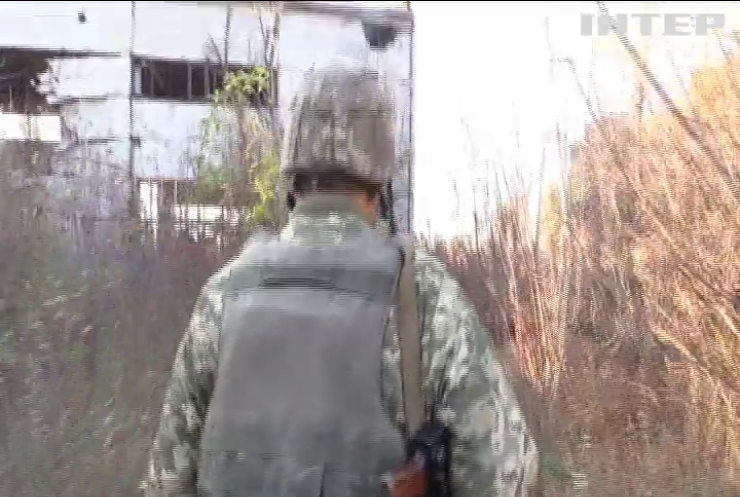 На Донбасі не припиняються обстріли позицій українських армійців