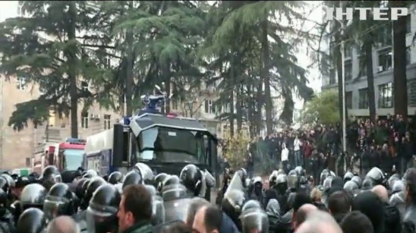 Протест у Тбілісі розігнали водометами