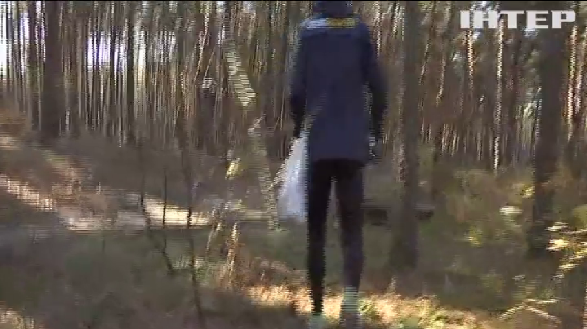 Харків'янин поєднує ранкові пробіжки із збором сміття