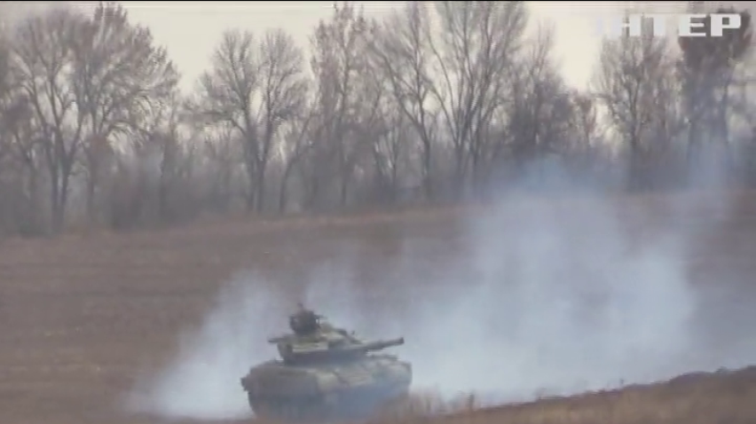 Українські танкісти провели навчання на Донбасі