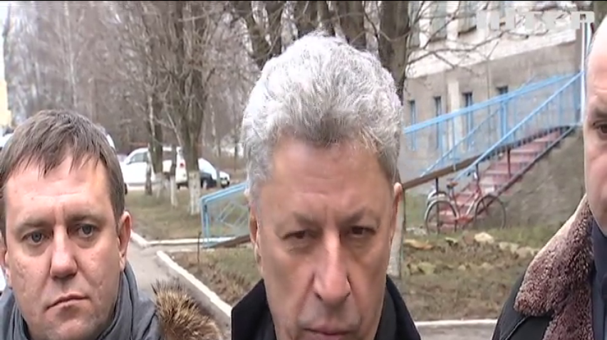 Борги по зарплатам та скорочення штату: Юрій Бойко обурений наслідками провальної медреформи в Україні