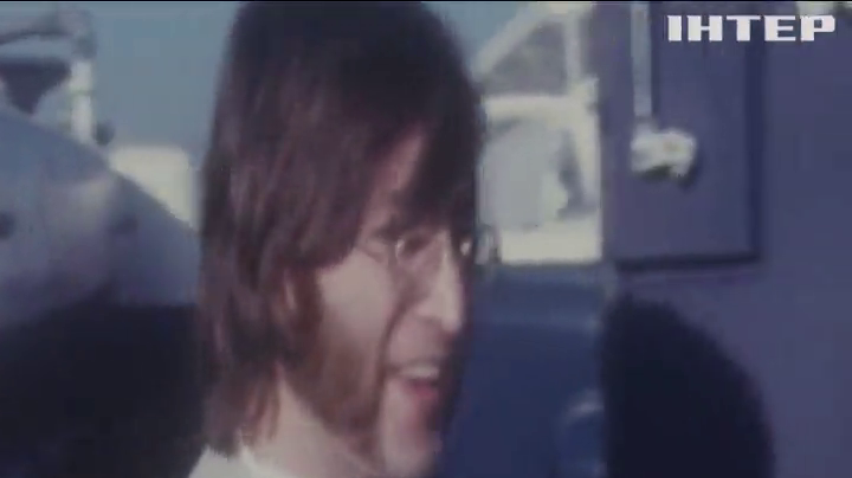 Окуляри Джона Леннона продали на аукціоні Sotheby's