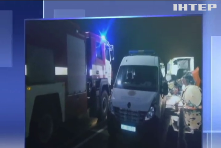 Аварія на Чернігівщиині: зіткнулись вантажівка і пасажирський автобус