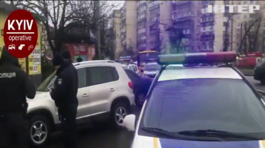 У Києві обстріляли пункт обміну валют