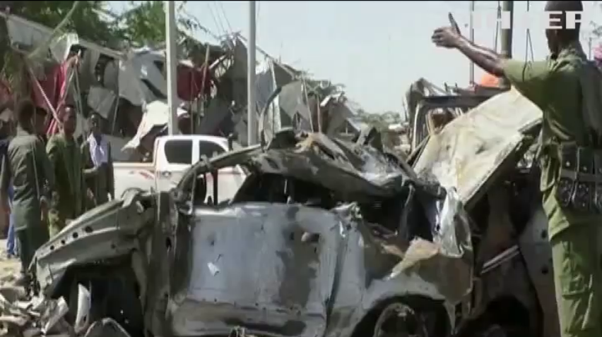 Десятки людей загинули від вибуху вантажівки у Сомалі