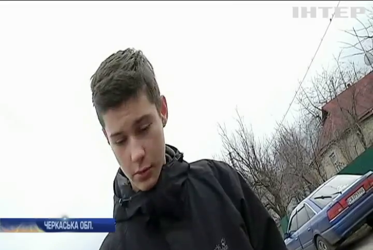 На Черкащині п'яний водій протаранив компанію підлітків