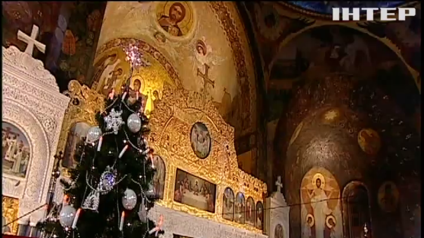 У Києво-Печерській Лаврі урочисто відзначають Різдво Христове