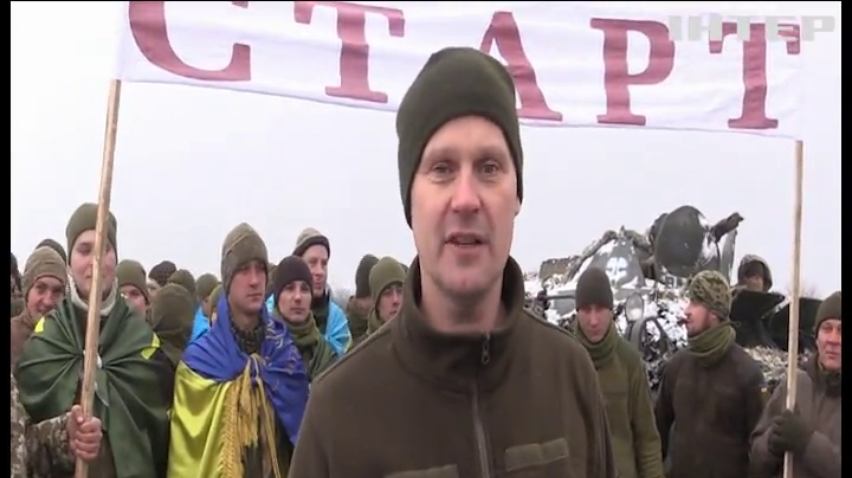 На Донбасі військові влаштували забіг від Маріуполя до Станиці Луганської