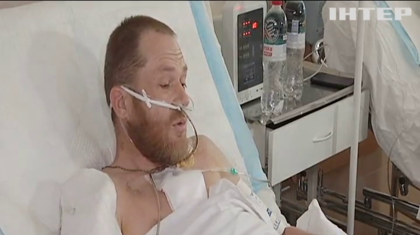 Лікарі Дніпра рятують життя двох поранених на Донбасі військових