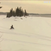 У Канаді туристи провалились під воду на снігоходах